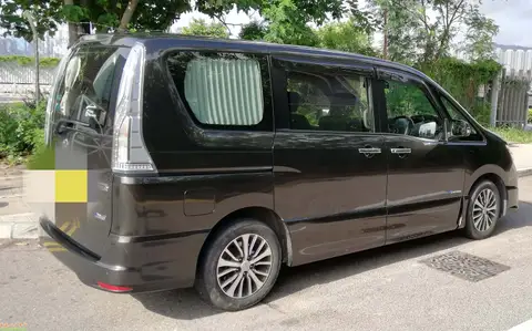 日產 Serena