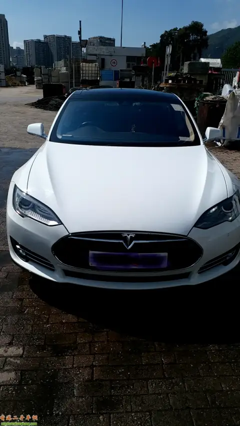 Tesla Model S 1字牌、永久Surpercharger充電、自動駕駛模式、玻璃天幕頂、21吋軨、電尾門