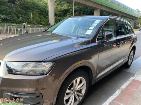 奧迪 Q7 Brown