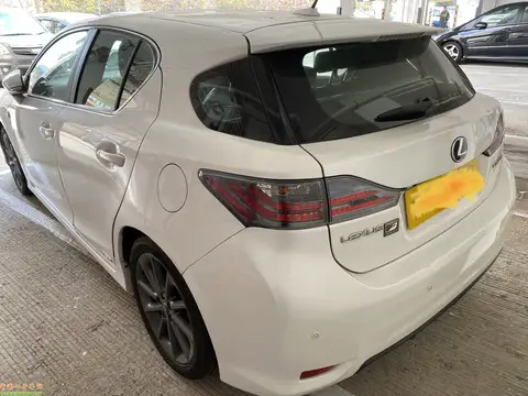 凌志 CT200H