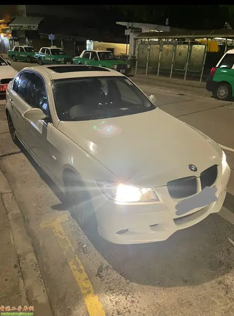 BMW 323i 