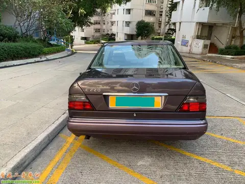 Mercedes Benz E220 