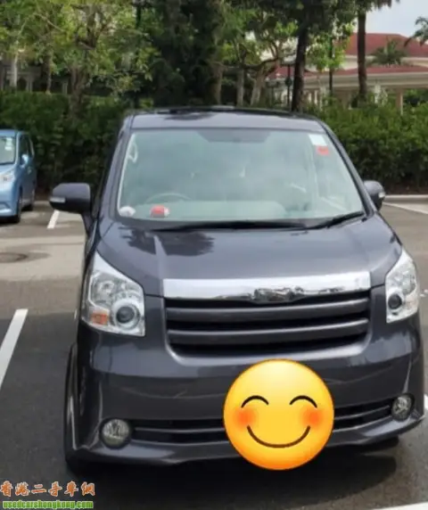 Toyota Noah 8座位