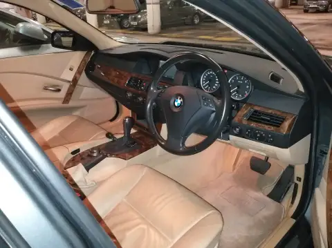 BMW 5 Series 525iA