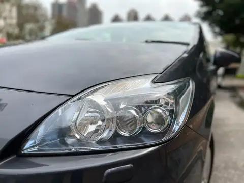 Toyota Prius S DELUX