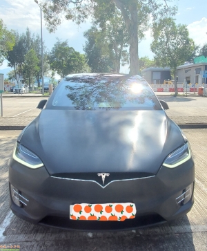 Tesla Model X 90D