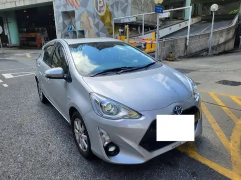 Toyota Prius C 原廠