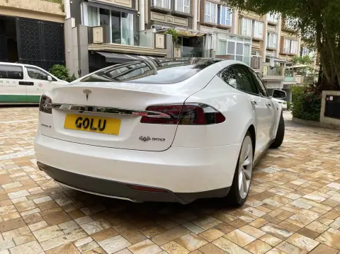Tesla Model S 90D