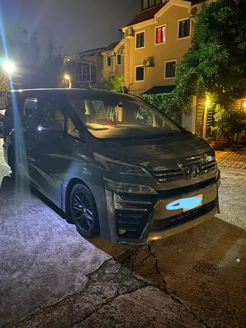 Toyota Vellfire 3.5