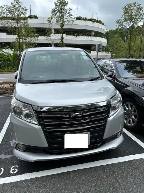 Toyota Noah 8座