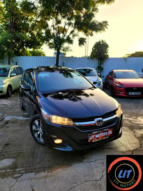 Honda Stream RST 1.8 AT