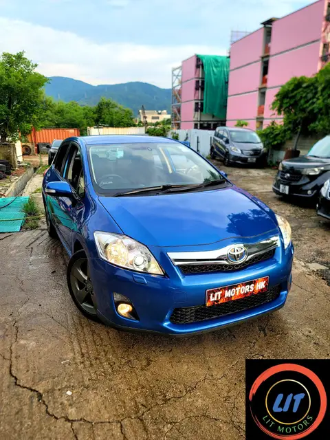 Toyota Auris PRIUS HYBRID 1.8 AT