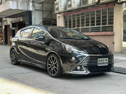 Toyota Auris AQUA HYBRID GS PRIUS C