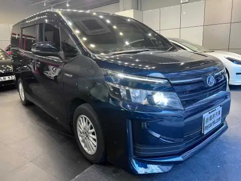 Toyota Voxy  VOXY HYBRID