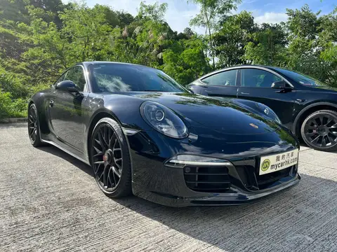 Porsche 911 Carrera 4 GTS