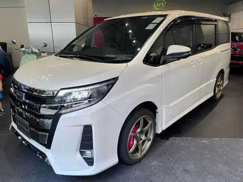 Toyota Noah  NOAH 80 DELUXE