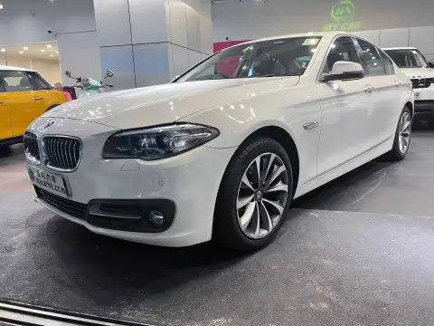 BMW 5 Series 520i