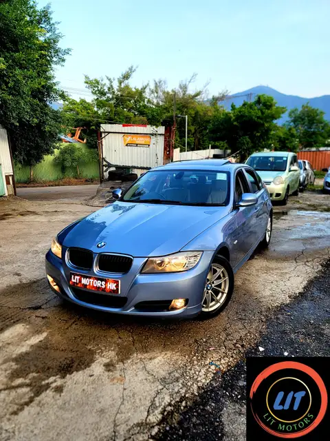 BMW 3 Series 320i SEDAN 2.0T AT
