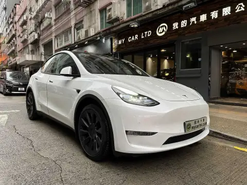 Tesla Model Y
 LR