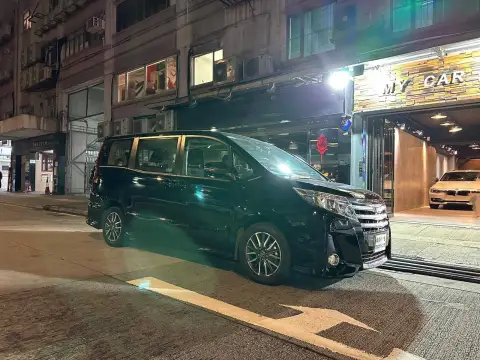 Toyota Noah DELUXE