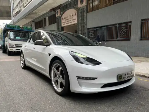 Tesla Model 3 SR