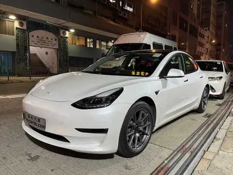 Tesla Model 3 SR PLUS