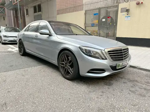 Mercedes Benz S-Class S500 (V222)