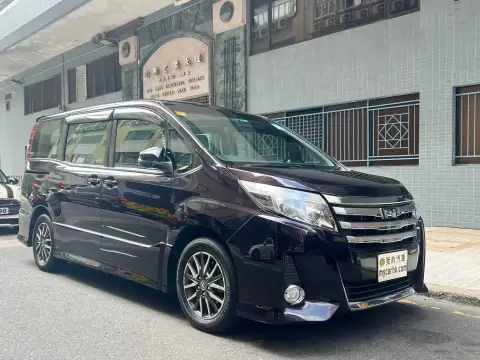 Toyota Noah DELUXE