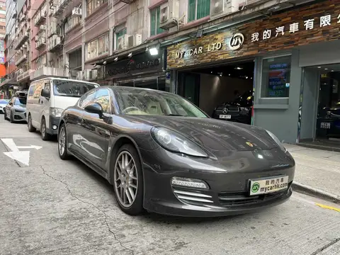Porsche Panamera 4S