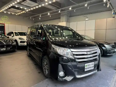 Toyota Noah  Noah Deluxe