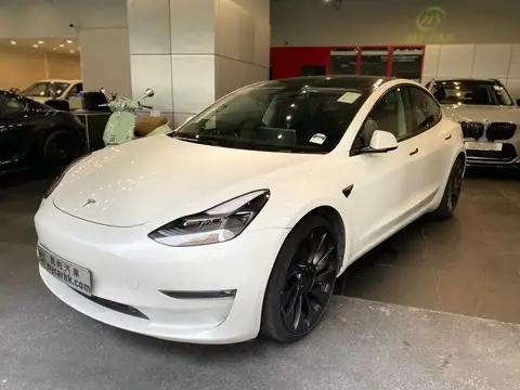 Tesla Model 3 PERFORMANCE