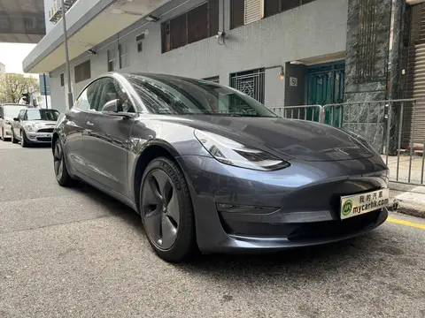 Tesla Model 3 SR PLUS