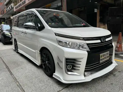 豐田 Voxy ZS