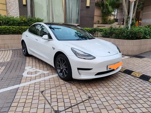 Tesla Model 3 SR
