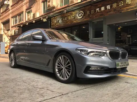 BMW 5 Series 520i SPORT