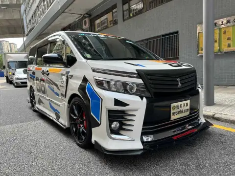 豐田 Voxy