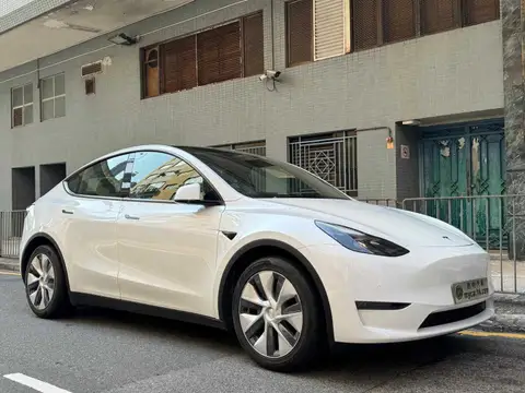 Tesla Model Y SR