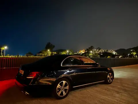 Mercedes Benz E-Class E200 E200 Avantgarde(A)