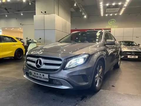 Mercedes Benz GLA-Class GLA 200
