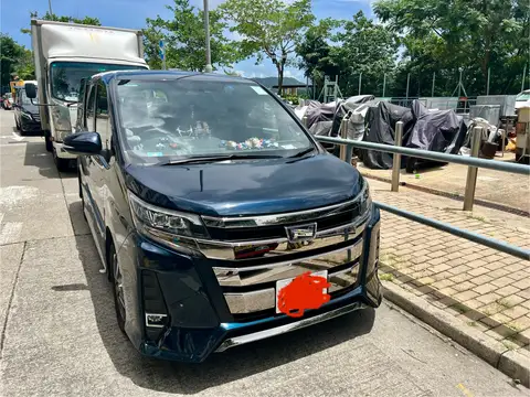 Toyota Noah Deluxe 