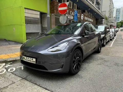 Tesla Model Y LONG RANGE