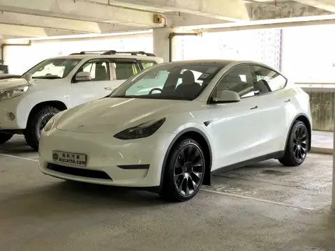Tesla Model Y LR