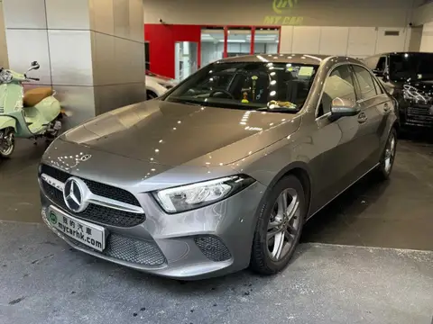 平治 A-Class  A220 SALOON SEDAN