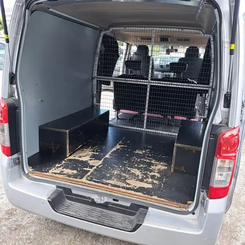 Nissan NV350