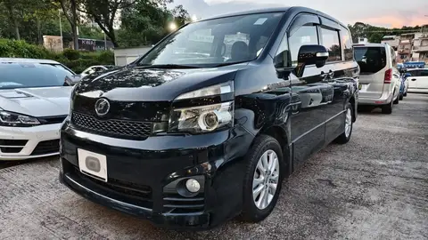 Toyota Voxy ZS