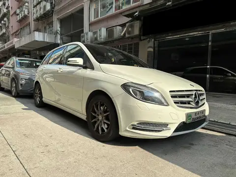 平治 B-Class B200 BLUEEFFICIENCY