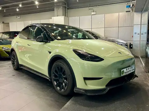 Tesla Model Y LR