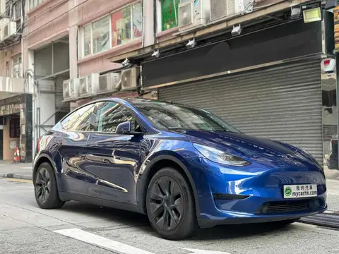 Tesla Model Y SR