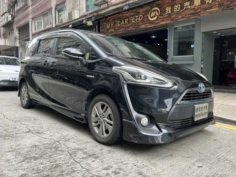 Toyota Sienta  SIENTA HYBRID