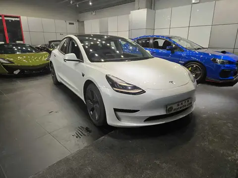 Tesla Model 3 SR